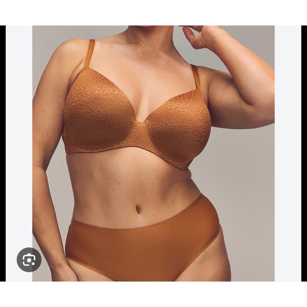 Victoria secret Body by Victoria FlexFactor Lightly Lined Plunge Demi Bra 34DD